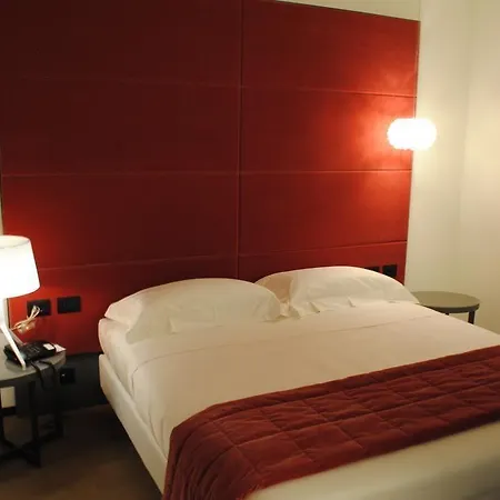 Link124 Otel Parma