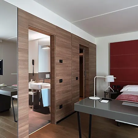 Link124 Hotel 4*