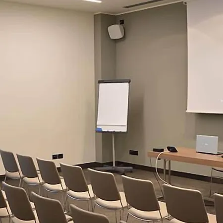 Link124 Szálloda Parma